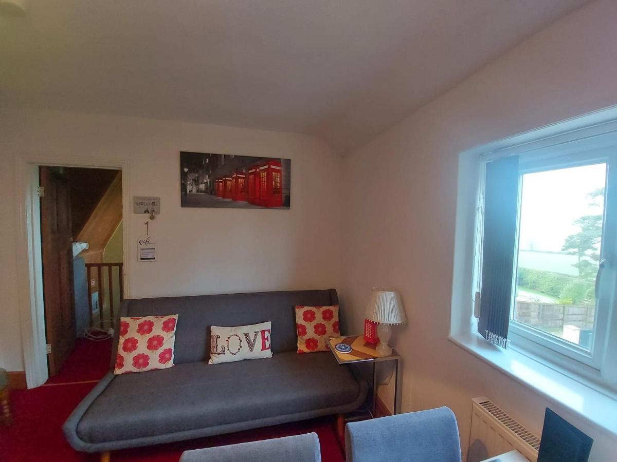 Minutes From Lyme Regis Self-Catering Suite With Stunning Countryside Views & Double Bath Axminster Esterno foto